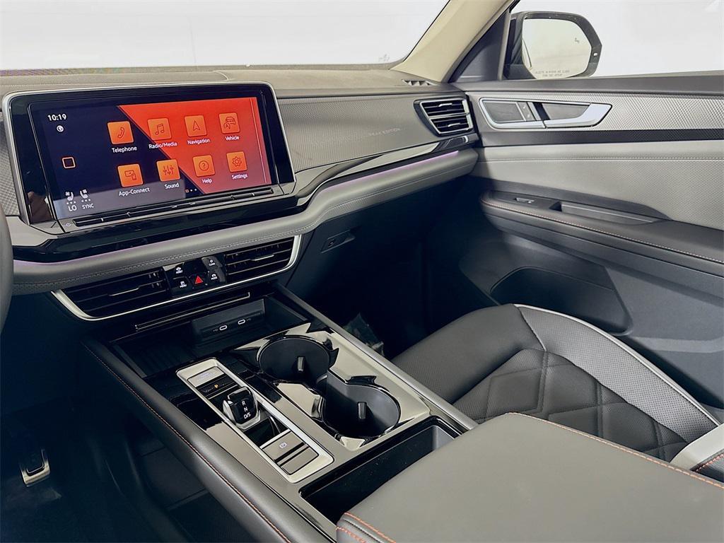 new 2025 Volkswagen Atlas car, priced at $48,175