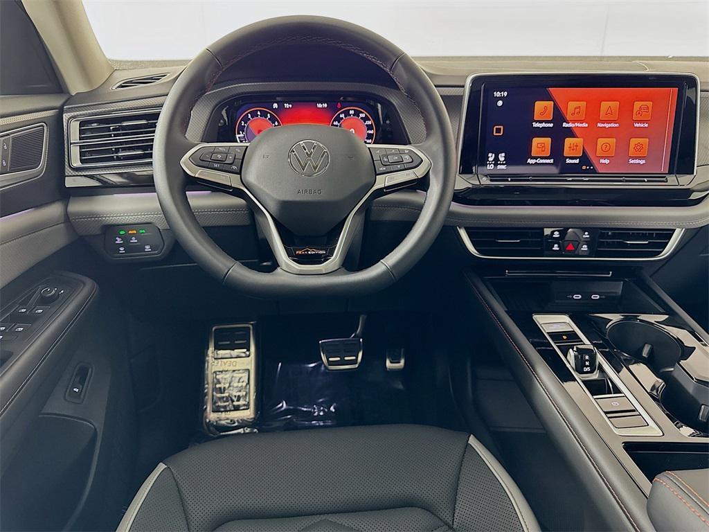 new 2025 Volkswagen Atlas car, priced at $48,175