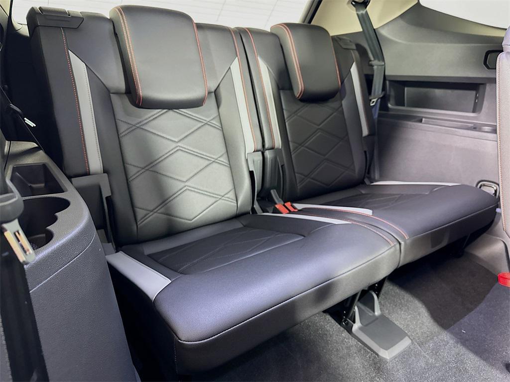 new 2025 Volkswagen Atlas car, priced at $48,175