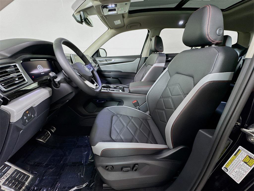 new 2025 Volkswagen Atlas car, priced at $48,175