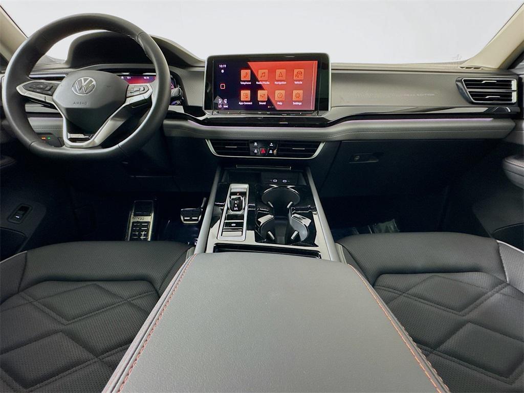 new 2025 Volkswagen Atlas car, priced at $48,175