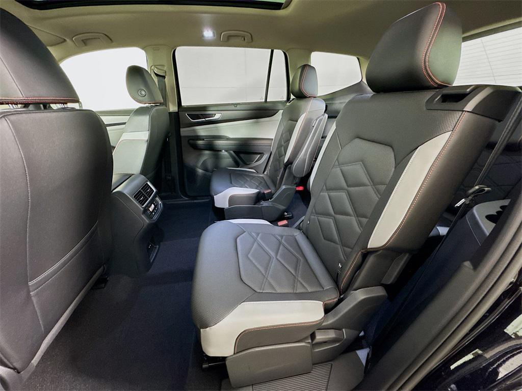 new 2025 Volkswagen Atlas car, priced at $48,175