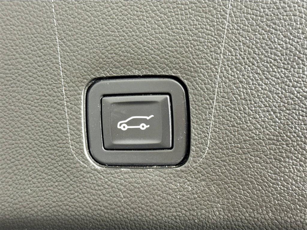 used 2018 Chevrolet Traverse car, priced at $21,997