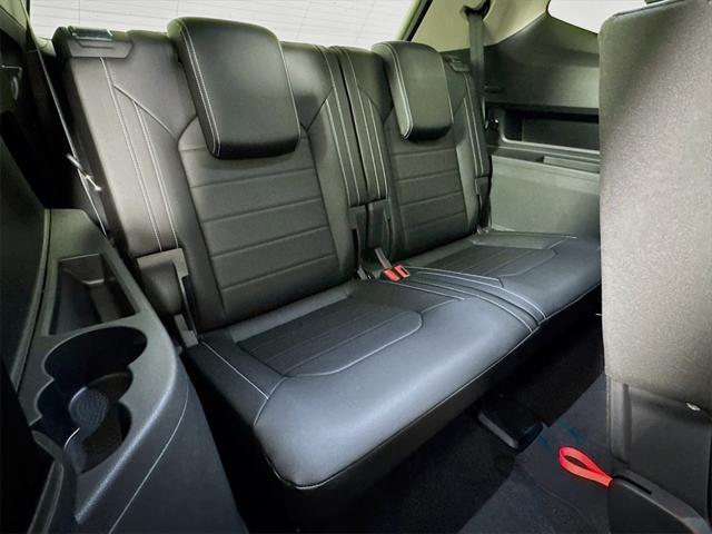 new 2025 Volkswagen Atlas car, priced at $49,072