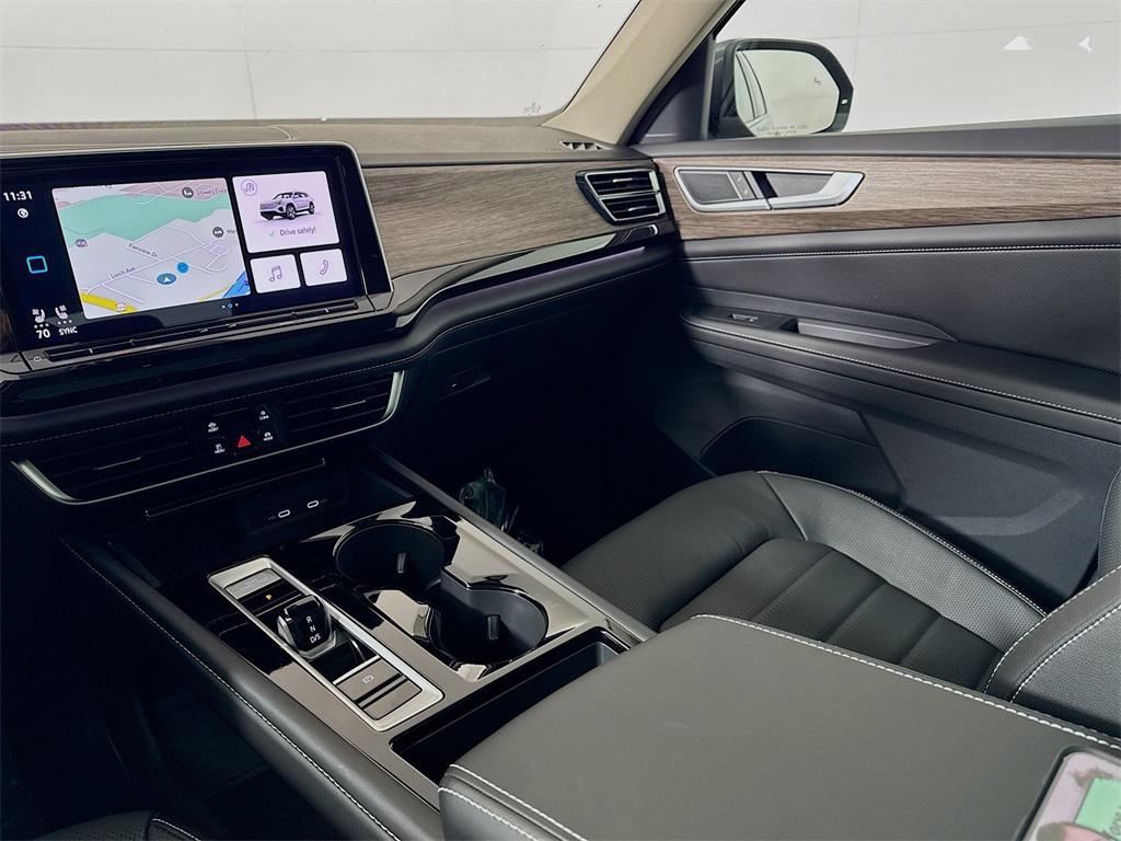 new 2025 Volkswagen Atlas car, priced at $48,572