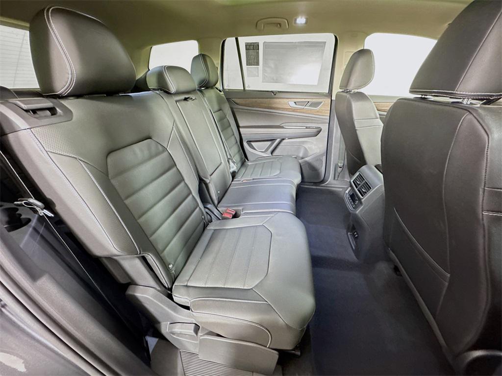 new 2025 Volkswagen Atlas car, priced at $48,572