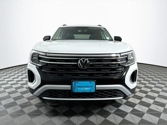 new 2025 Volkswagen Atlas car, priced at $48,002