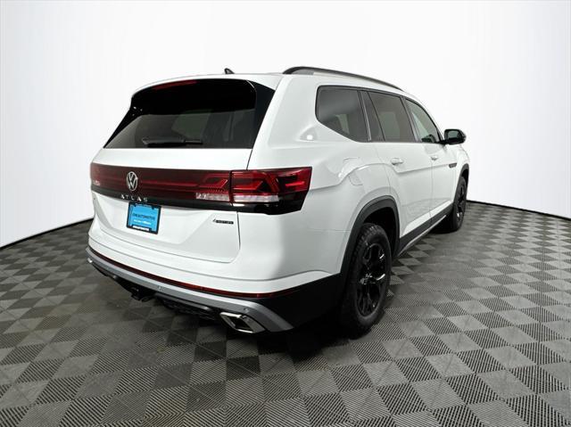 new 2025 Volkswagen Atlas car, priced at $48,002