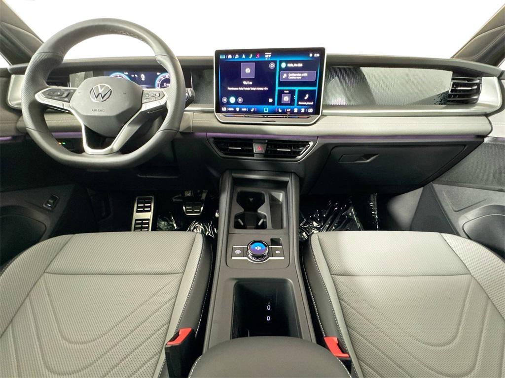 new 2025 Volkswagen Tiguan car, priced at $39,615