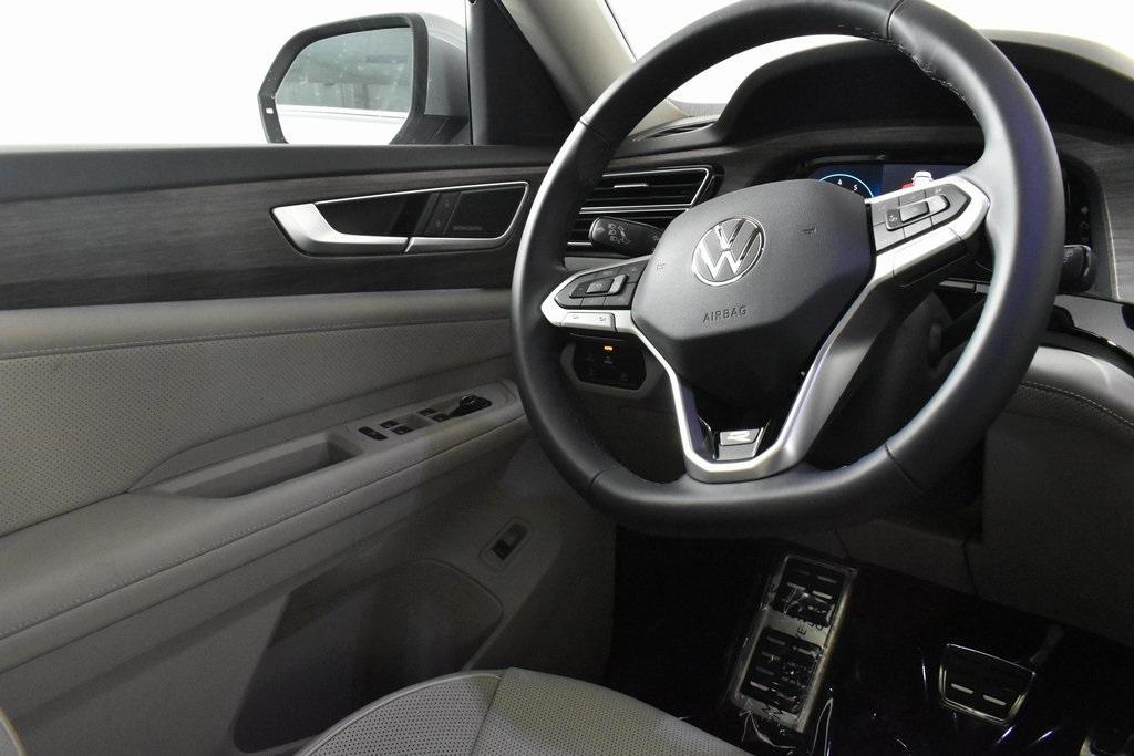 new 2024 Volkswagen Atlas car, priced at $53,433
