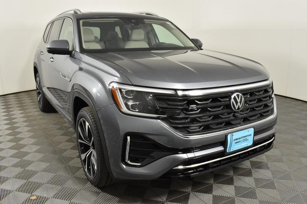 new 2024 Volkswagen Atlas car, priced at $53,433