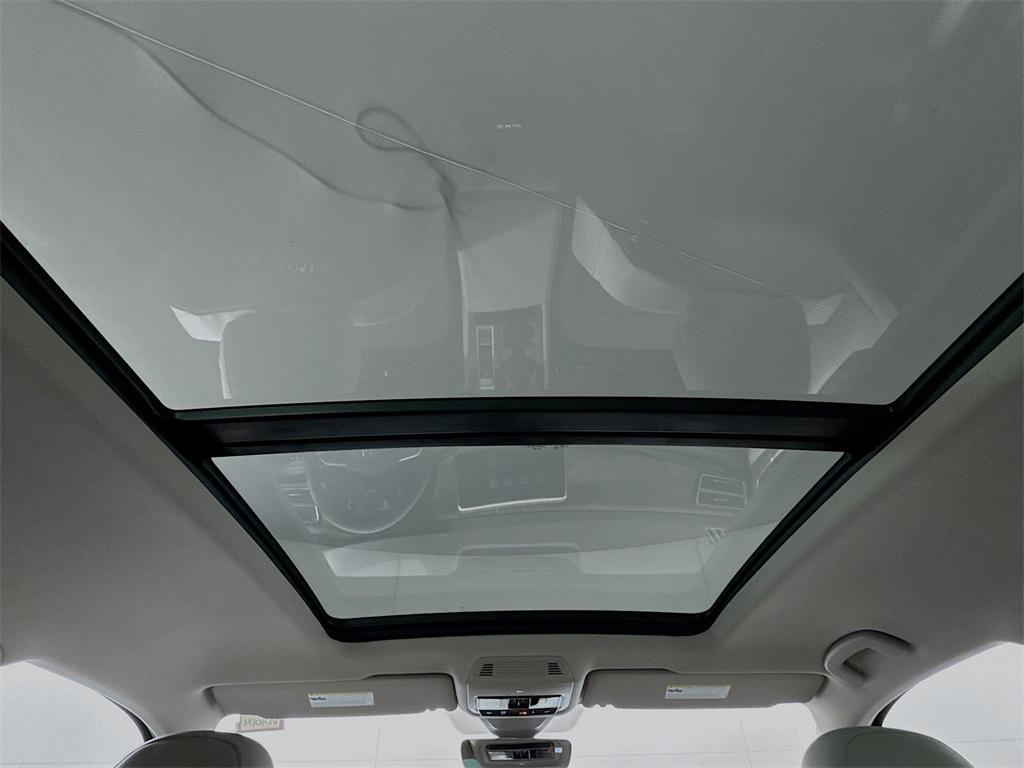 new 2025 Volkswagen Atlas car, priced at $46,061