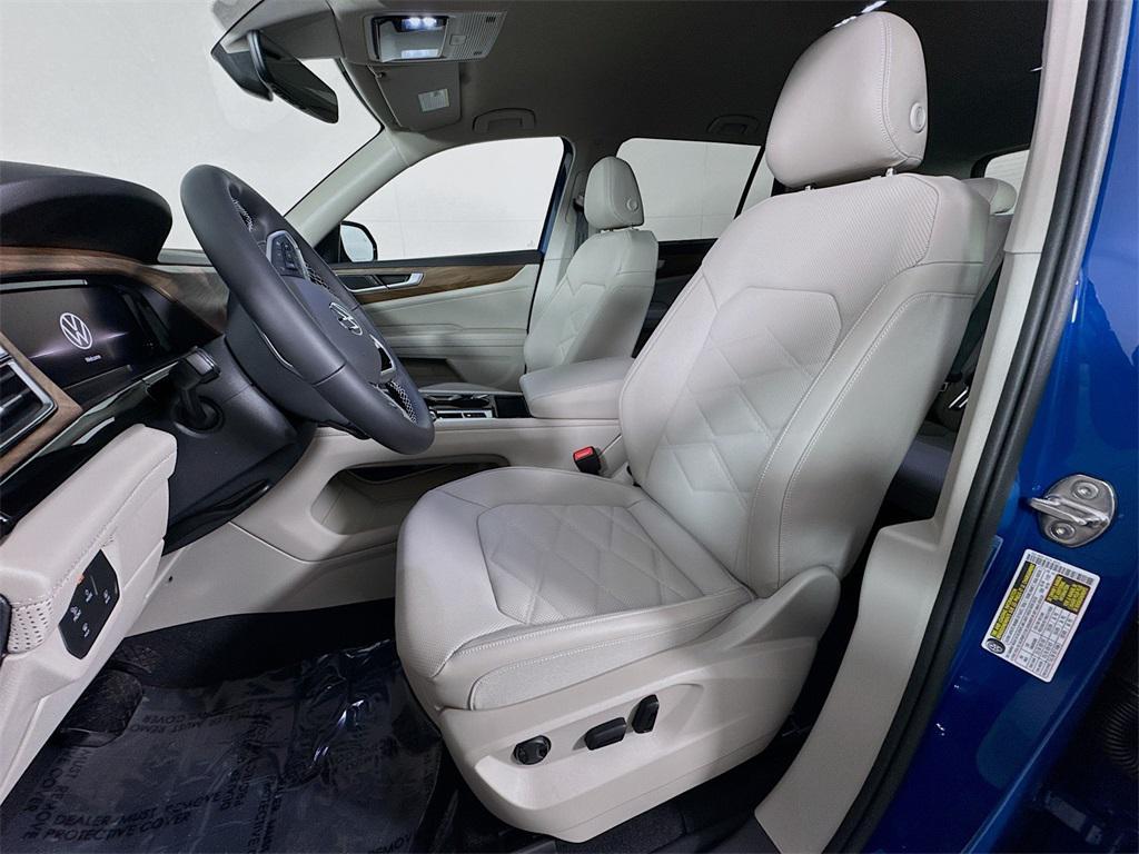 new 2025 Volkswagen Atlas car, priced at $44,431