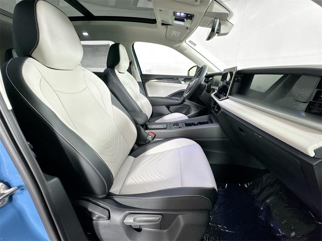new 2025 Volkswagen Tiguan car, priced at $37,197