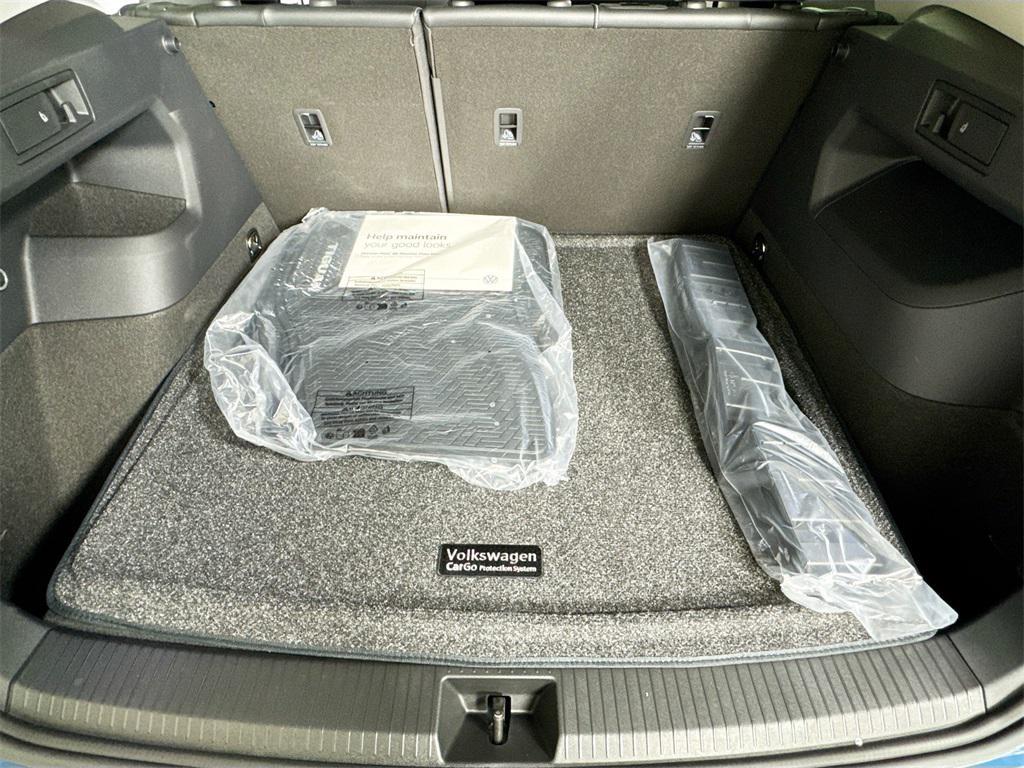 new 2025 Volkswagen Tiguan car, priced at $37,197