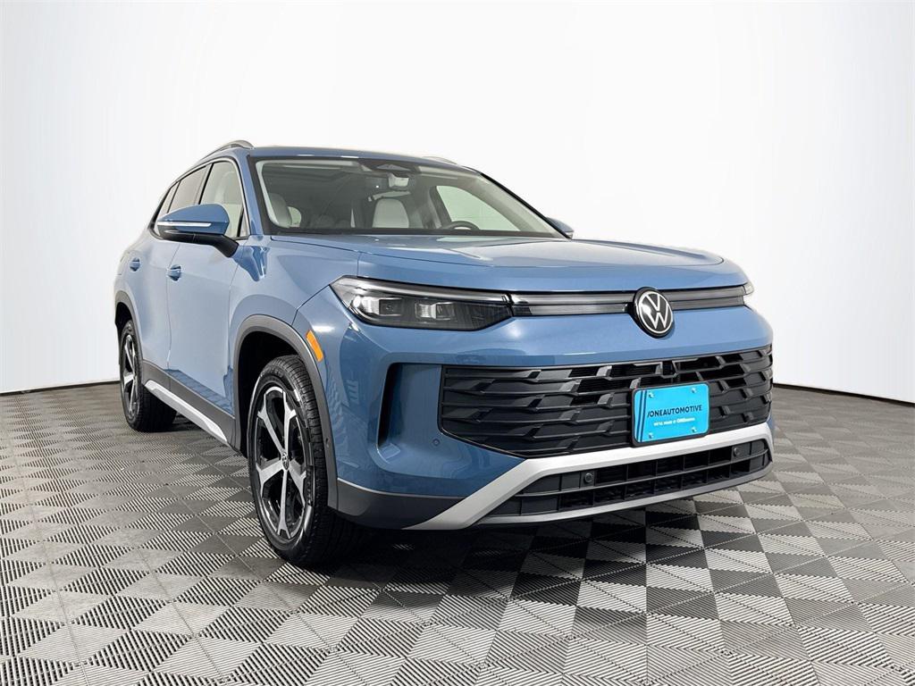 new 2025 Volkswagen Tiguan car, priced at $37,197