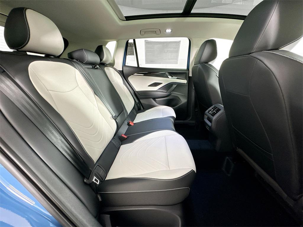 new 2025 Volkswagen Tiguan car, priced at $37,197
