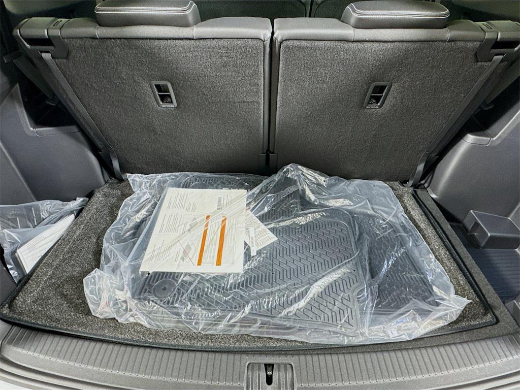 new 2025 Volkswagen Atlas car, priced at $53,848