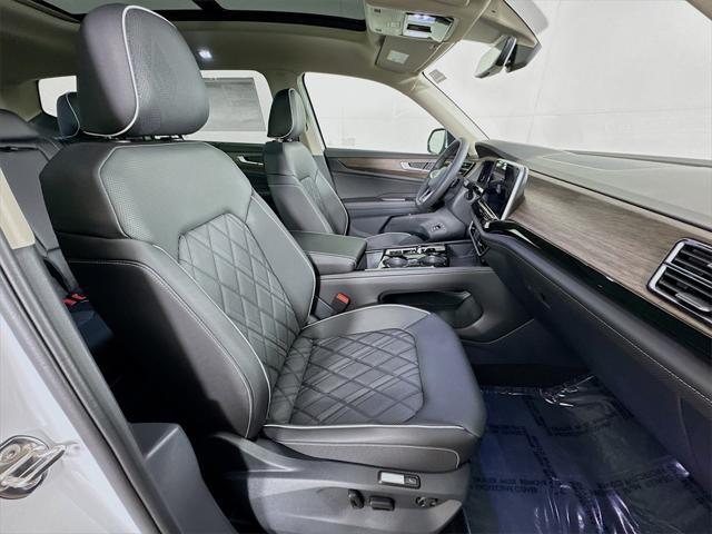 new 2025 Volkswagen Atlas car, priced at $54,348