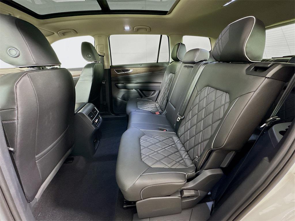 new 2025 Volkswagen Atlas car, priced at $53,848