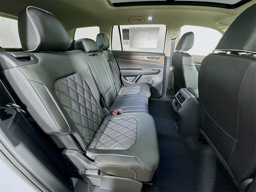new 2025 Volkswagen Atlas car, priced at $53,848
