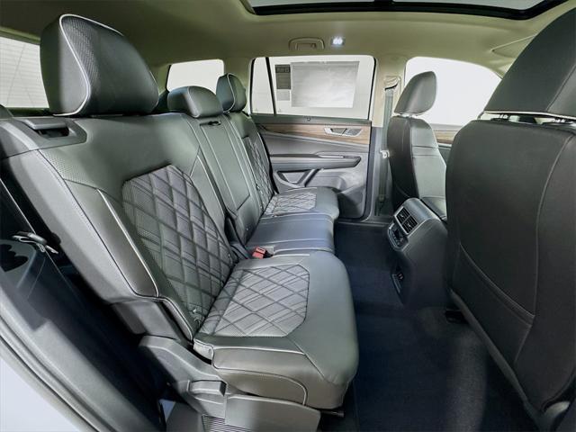 new 2025 Volkswagen Atlas car, priced at $54,348