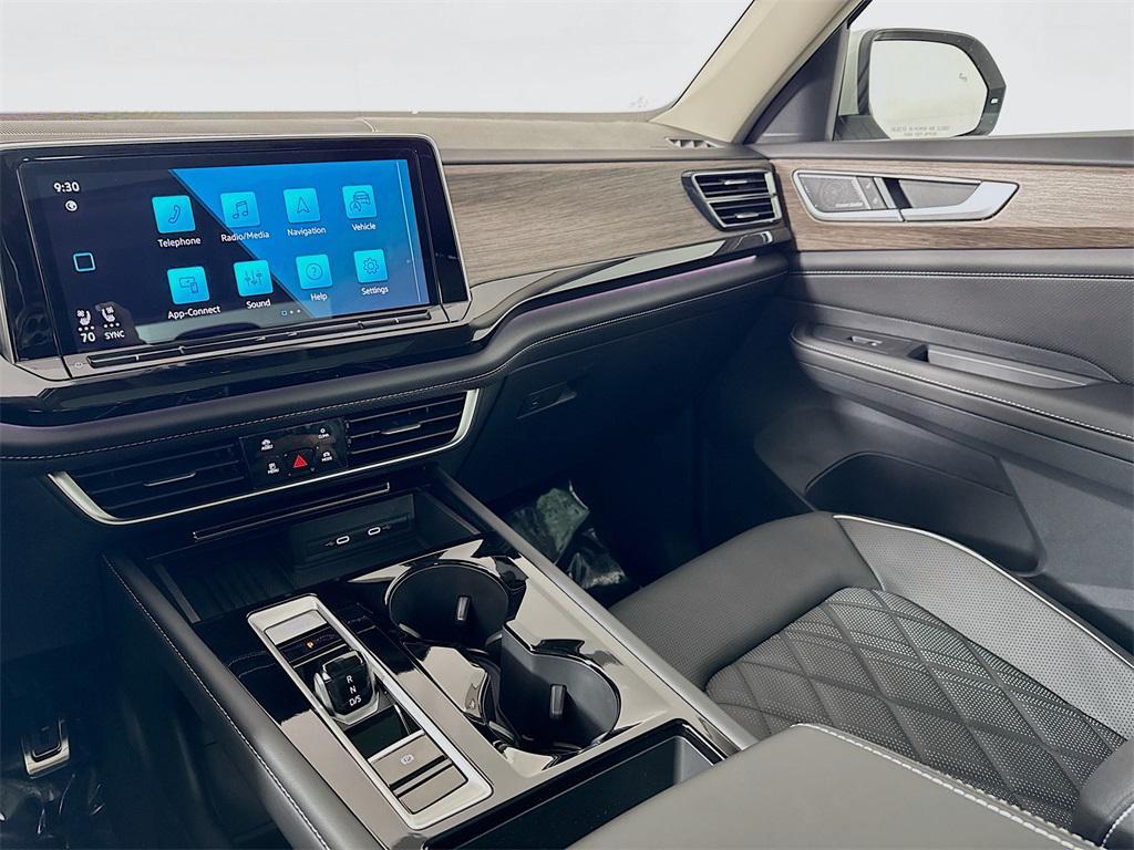 new 2025 Volkswagen Atlas car, priced at $53,848