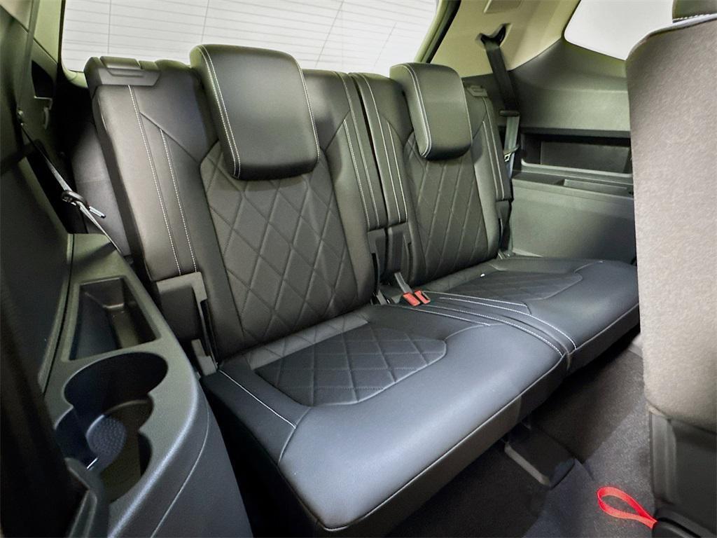 new 2025 Volkswagen Atlas car, priced at $53,848