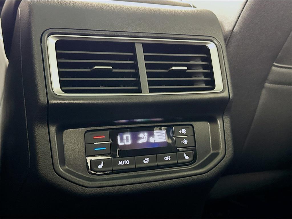 new 2025 Volkswagen Atlas car, priced at $49,426