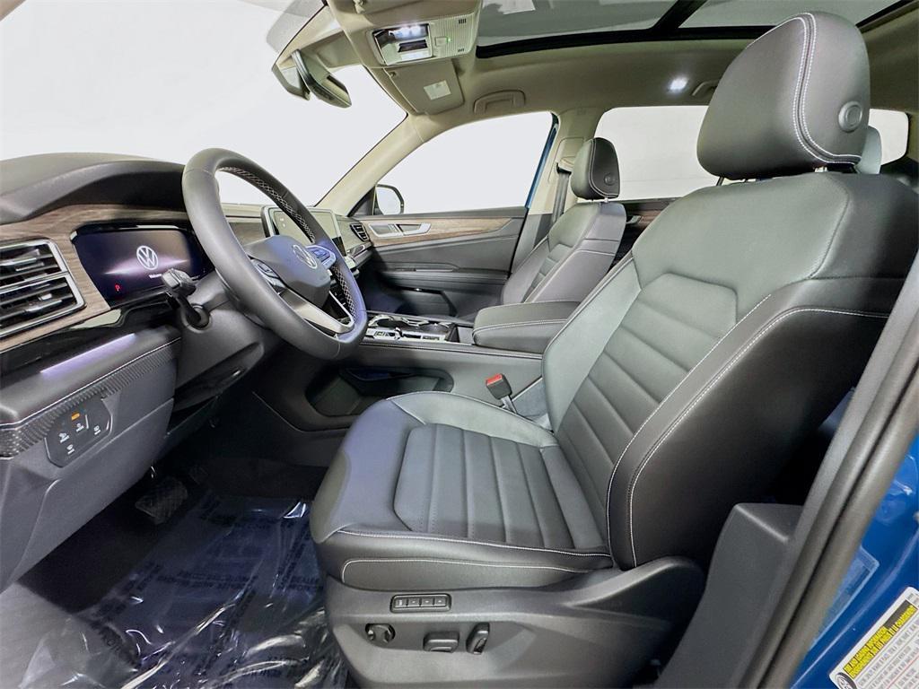 new 2025 Volkswagen Atlas car, priced at $49,426