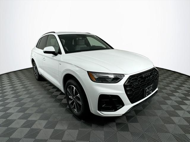 new 2024 Audi Q5 car, priced at $52,180