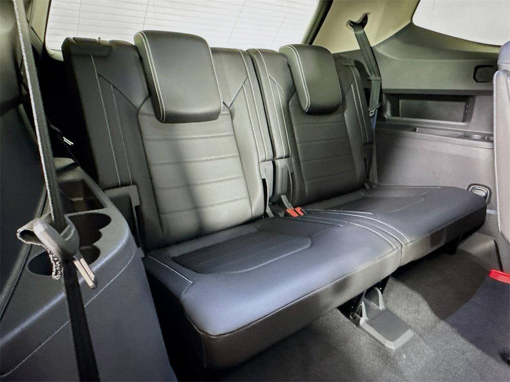 new 2025 Volkswagen Atlas car, priced at $50,107