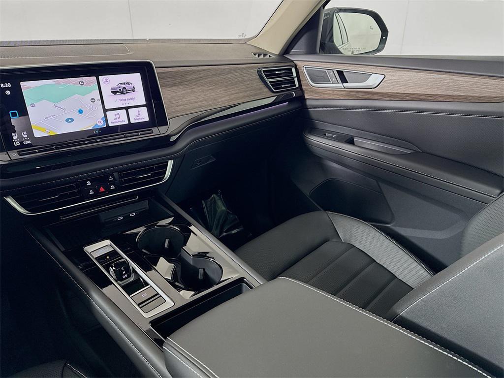 new 2025 Volkswagen Atlas car, priced at $50,107