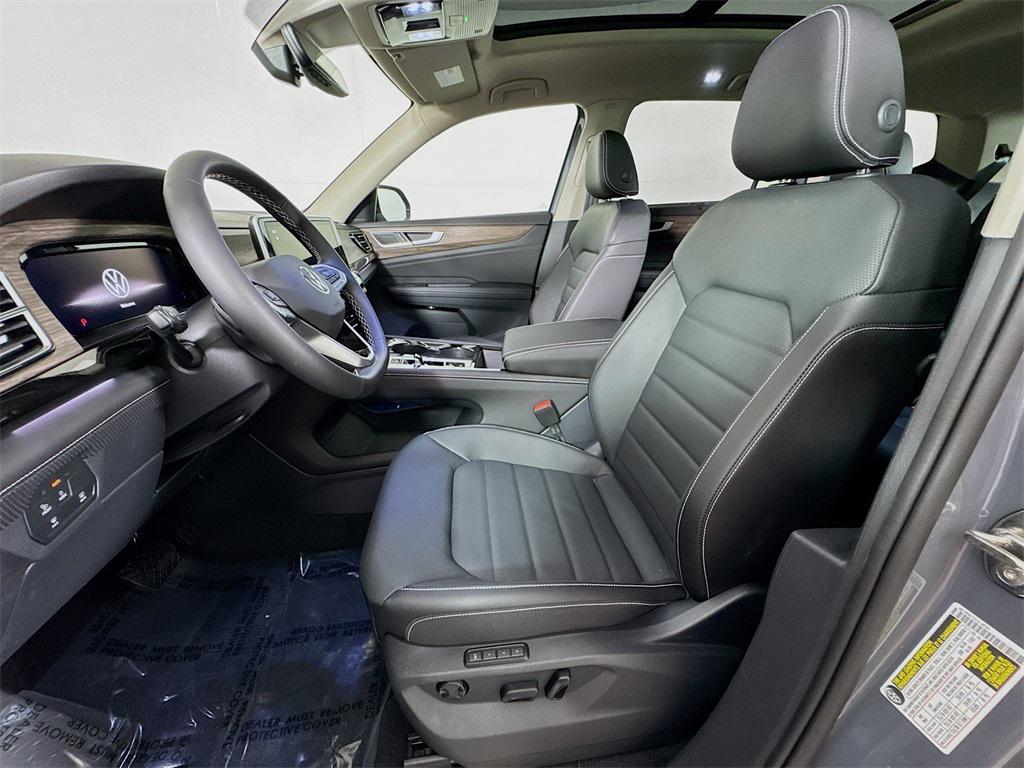 new 2025 Volkswagen Atlas car, priced at $50,107