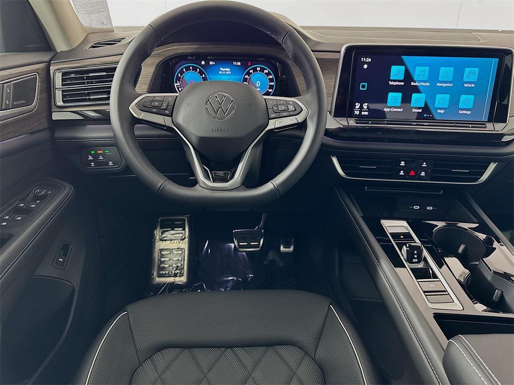 new 2025 Volkswagen Atlas car, priced at $53,848