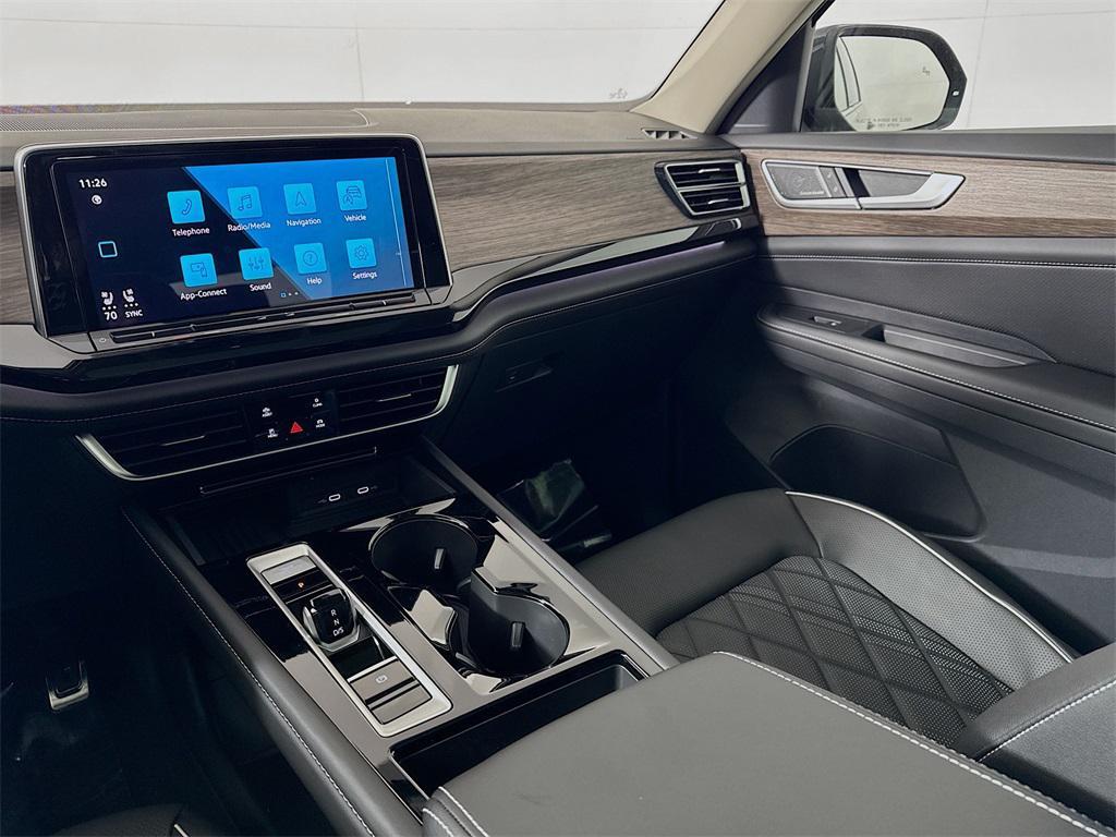 new 2025 Volkswagen Atlas car, priced at $53,848