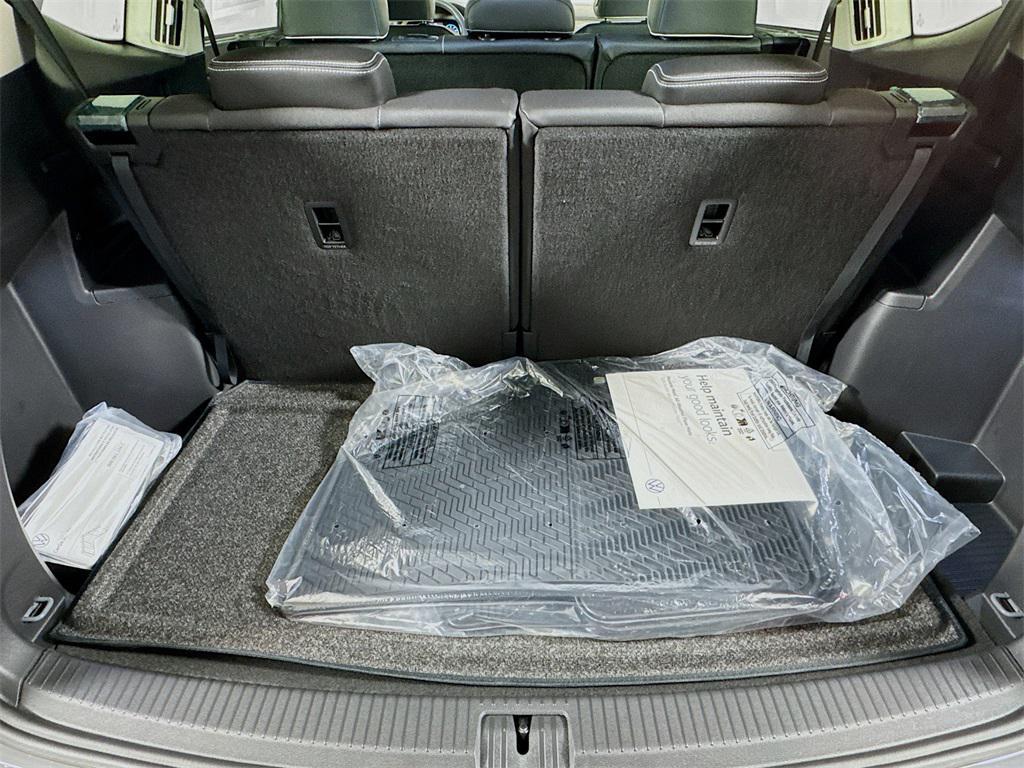 new 2025 Volkswagen Atlas car, priced at $53,848