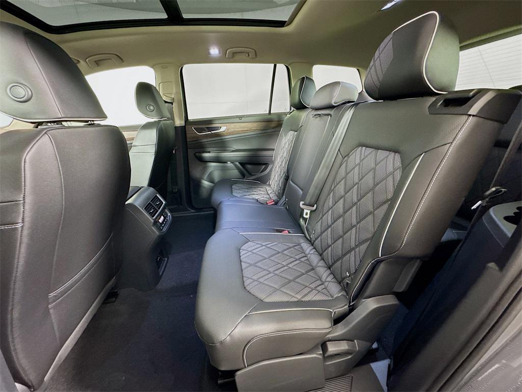 new 2025 Volkswagen Atlas car, priced at $53,848