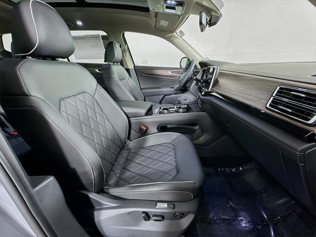 new 2025 Volkswagen Atlas car, priced at $53,848