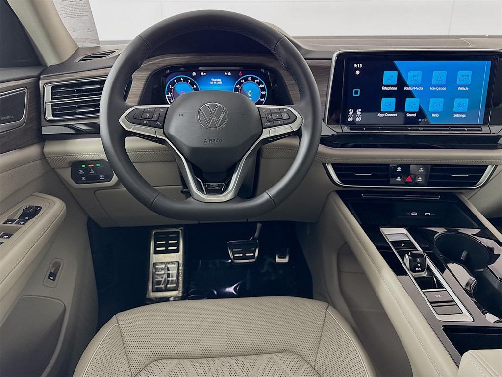 new 2025 Volkswagen Atlas car, priced at $54,009
