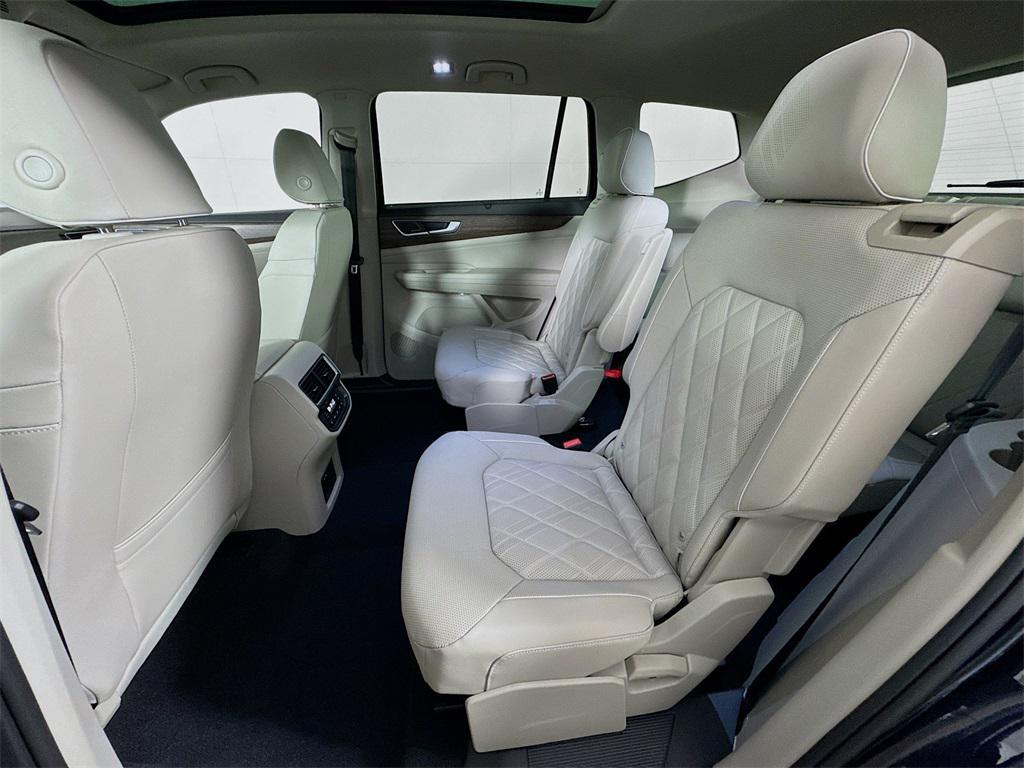 new 2025 Volkswagen Atlas car, priced at $54,009