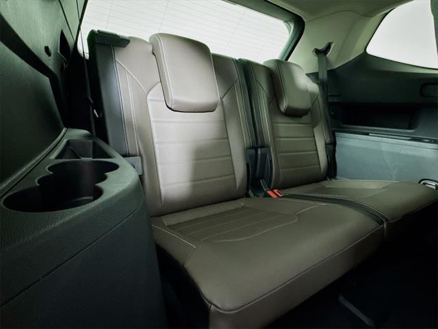 new 2025 Volkswagen Atlas car, priced at $49,336