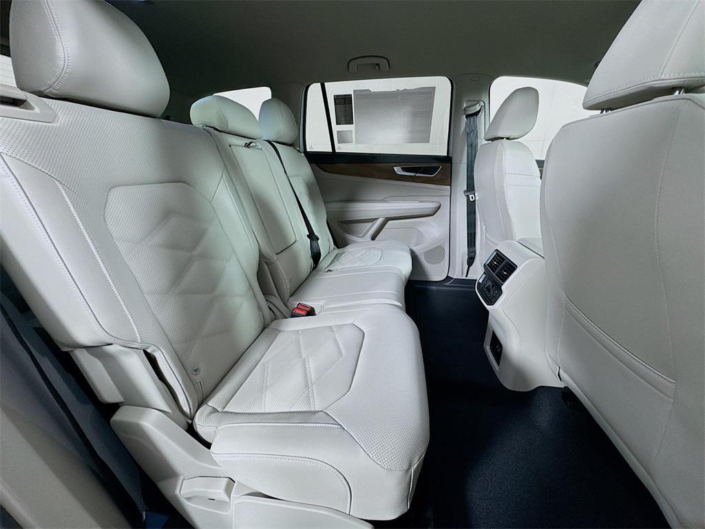 new 2025 Volkswagen Atlas car, priced at $44,943