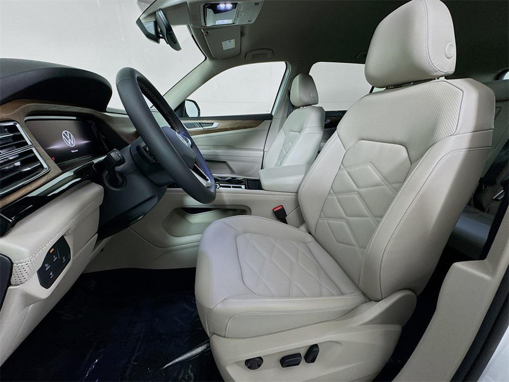 new 2025 Volkswagen Atlas car, priced at $44,943