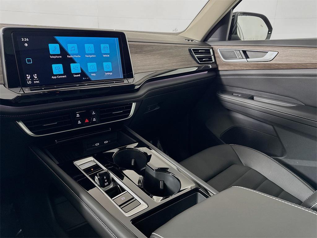 new 2025 Volkswagen Atlas car, priced at $49,072