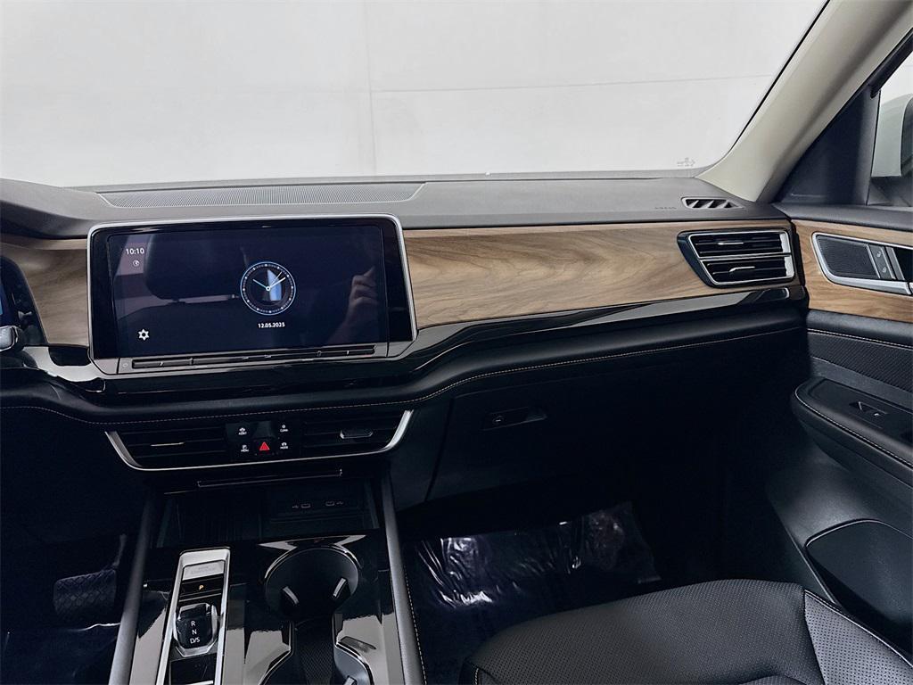 used 2025 Volkswagen Atlas car, priced at $38,242