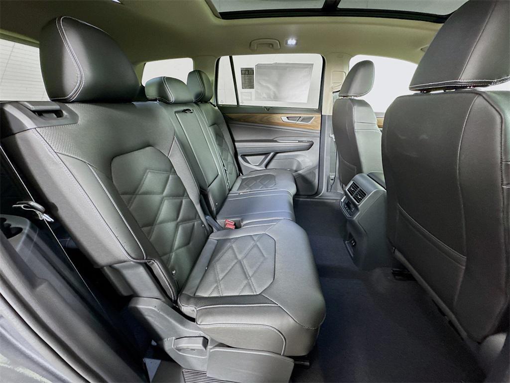 new 2025 Volkswagen Atlas car, priced at $45,975