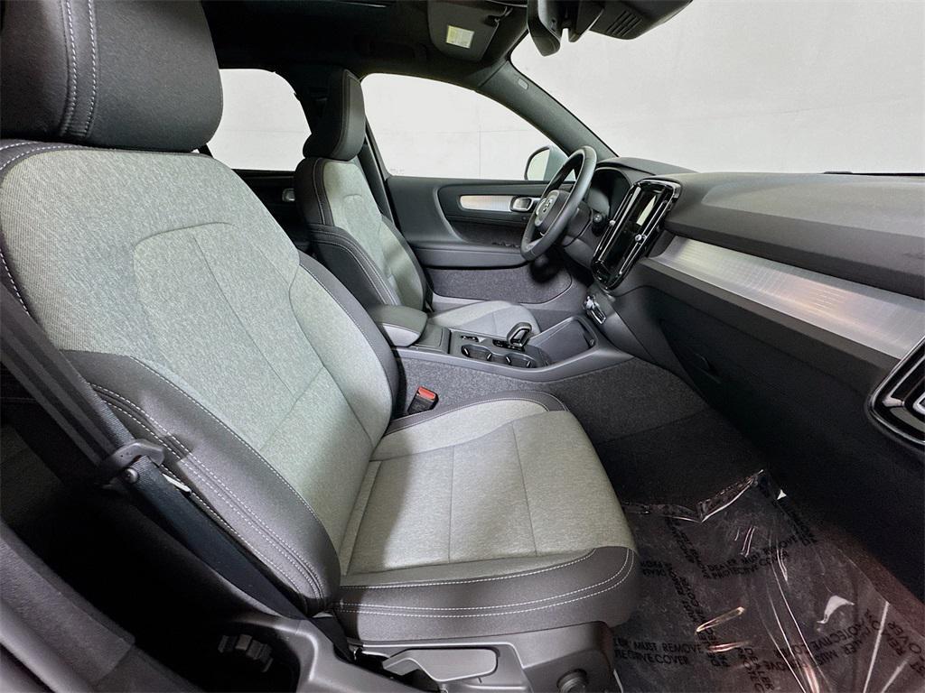 used 2025 Volvo XC40 car, priced at $30,992