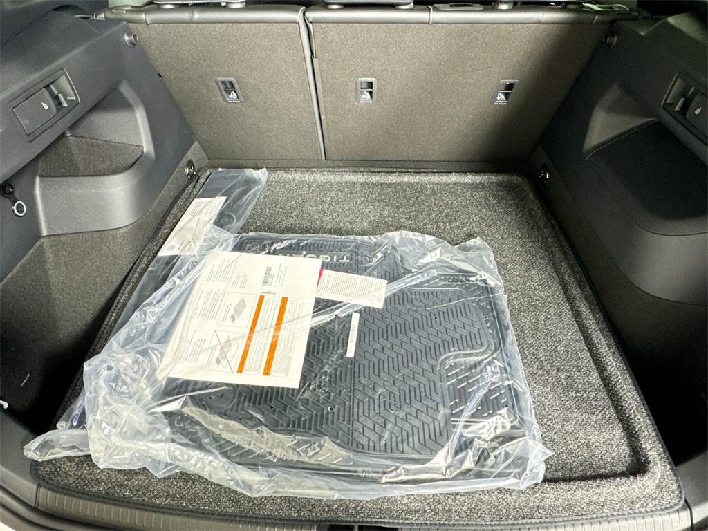 new 2025 Volkswagen Tiguan car, priced at $39,225