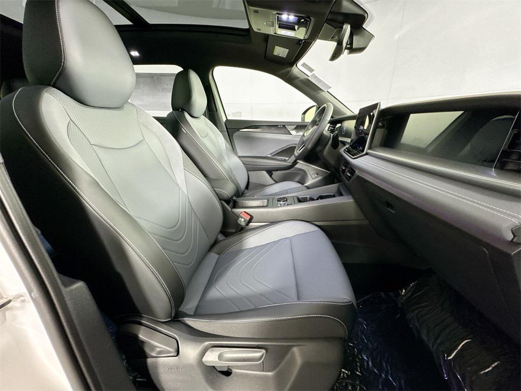 new 2025 Volkswagen Tiguan car, priced at $39,225